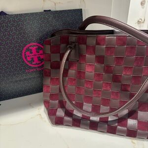 Tory Burch McGraw Woven Satchel - Burgundy and Brown. Nwot 300$